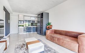 Urban Oasis Apartments At The Paramount